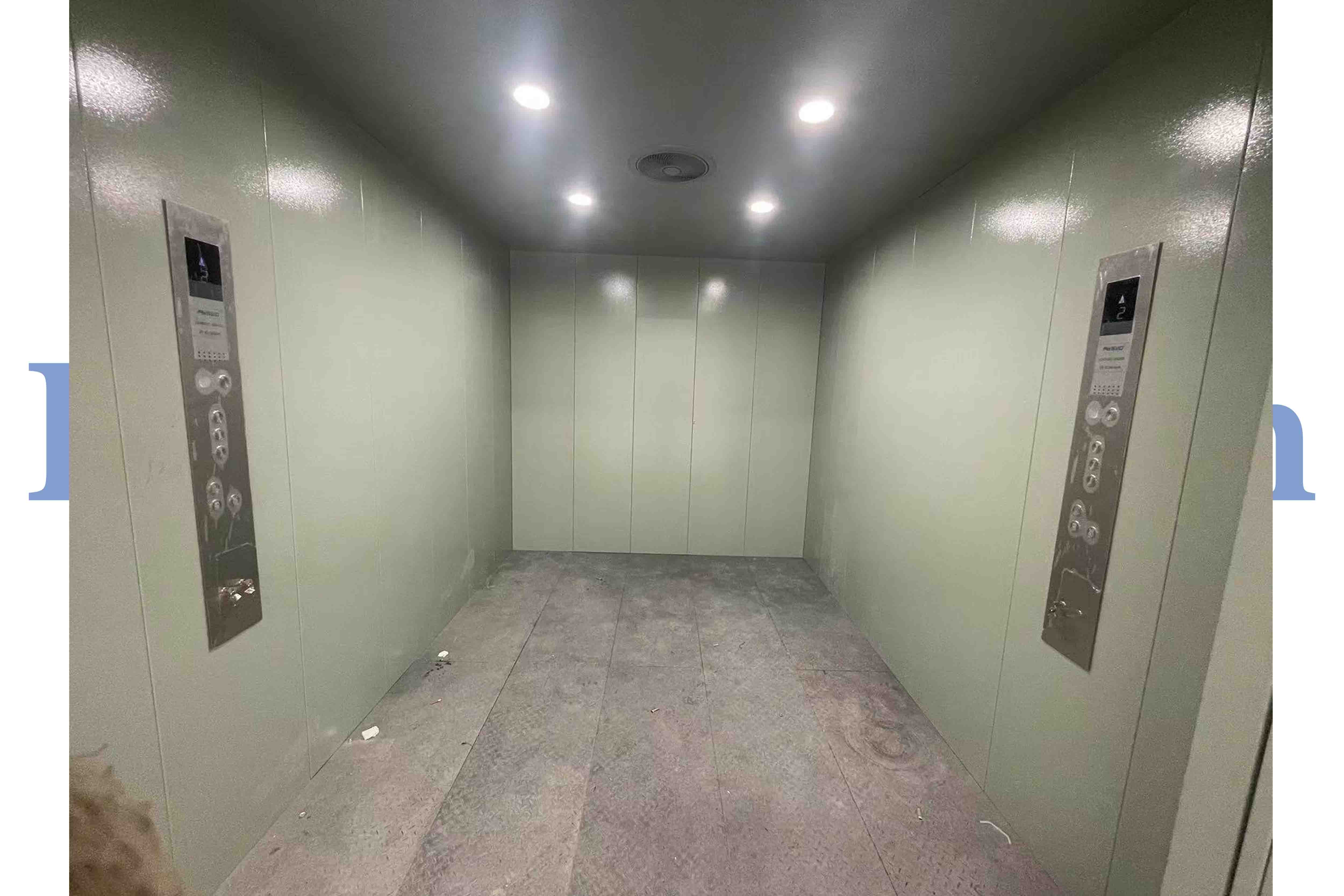 Freight elevator 5000kg 0.5m/s 3 floors and 3 stops 